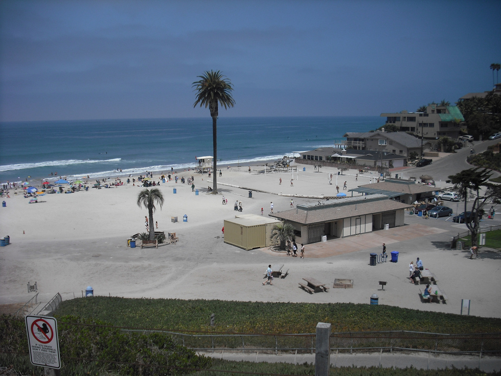 Moonlight Beach Even From The Parking Lot It Looks Great